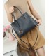 T11954-Bolso Tote Minimalista con Colgante de Logo