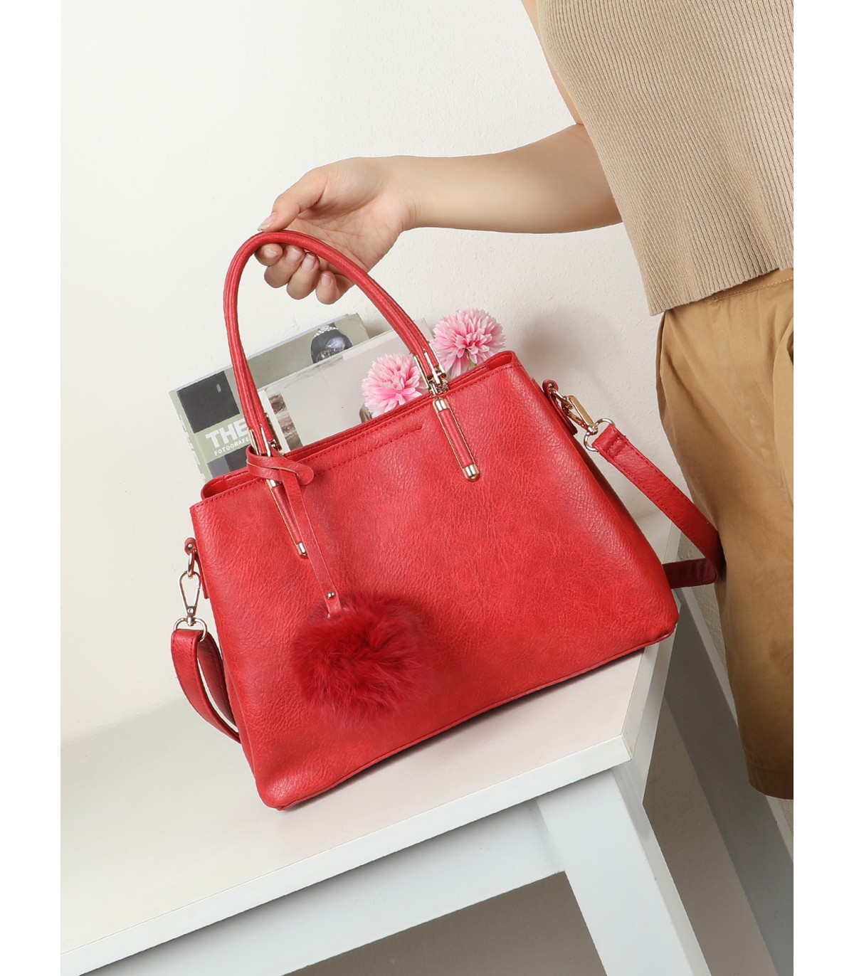 T11951-Bolso de Mano con Estilo