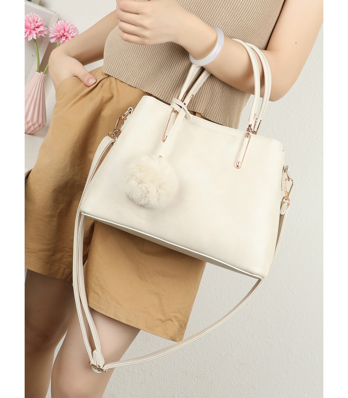 T11951-Bolso de Mano con Estilo