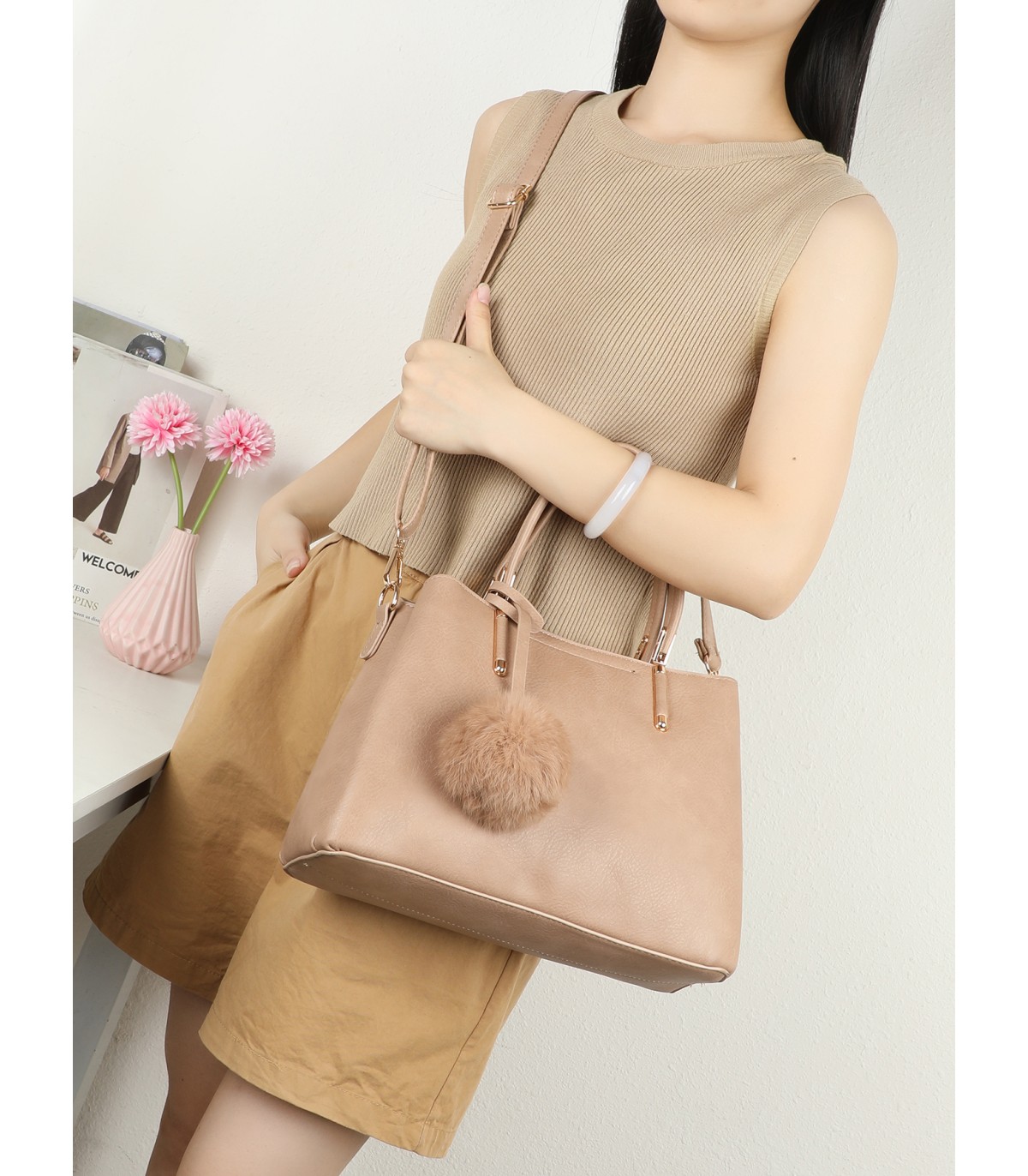 T11951-Bolso de Mano con Estilo