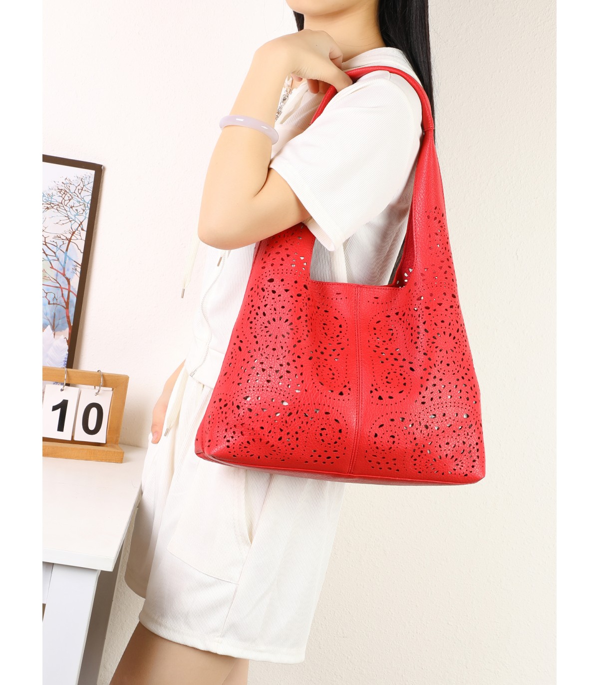 T11929 – Bolso Hobo Calado con Organizador