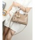 T11966-Bolso de Mano Charolado con Adorno de Moño
