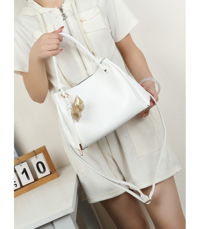 T11966-Bolso de Mano Charolado con Adorno de Moño