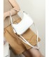 T11964-Bolso Hobo Baguette con Detalles de Tachuelas