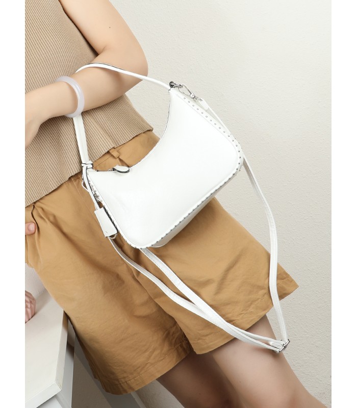 T11964-Bolso Hobo Baguette con Detalles de Tachuelas