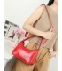 T11964-Bolso Hobo Baguette con Detalles de Tachuelas
