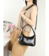 T11964-Bolso Hobo Baguette con Detalles de Tachuelas