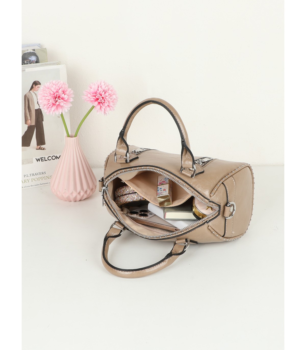 T11963-Bolso tipo Boston con Cremalleras Decorativas