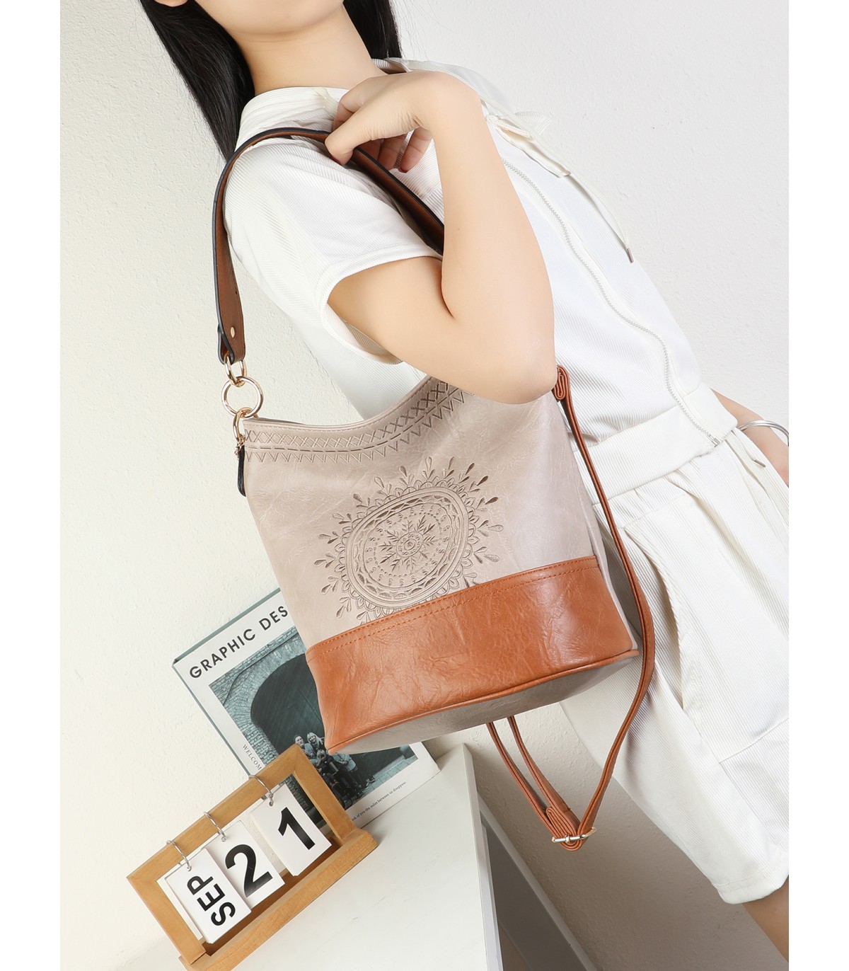 T11811 - Bolso bicolor de hombro con bandolera