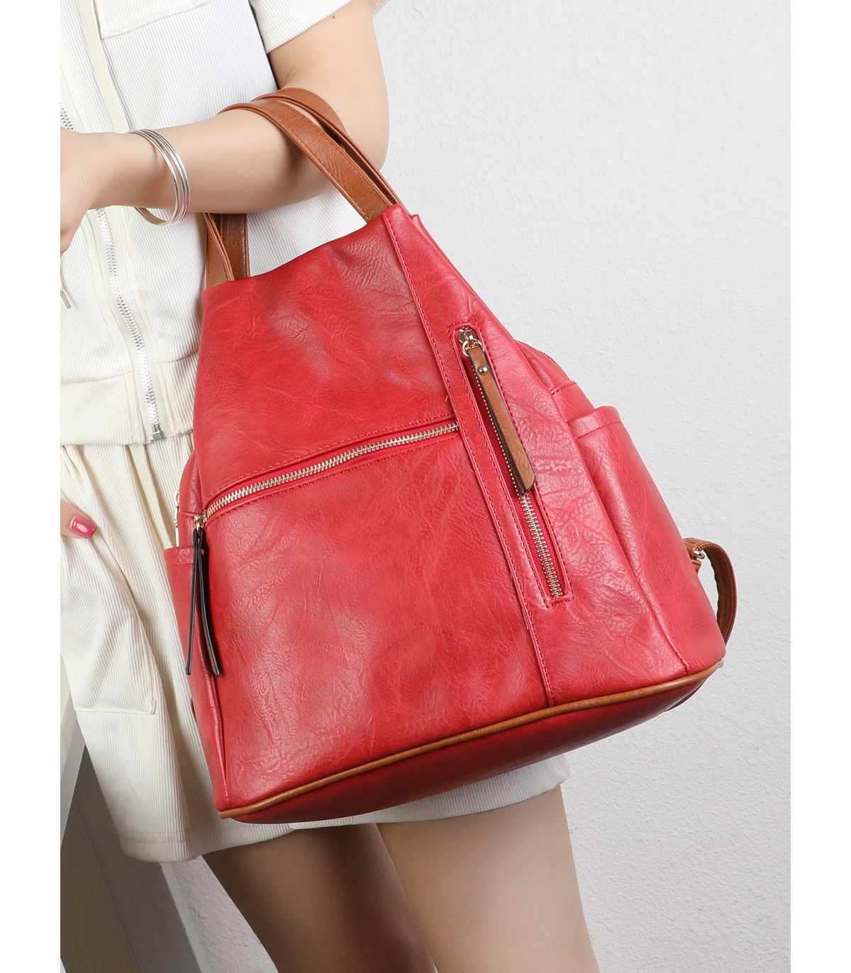 T11842 - Mochila con bolsillo frontal y antirrobo