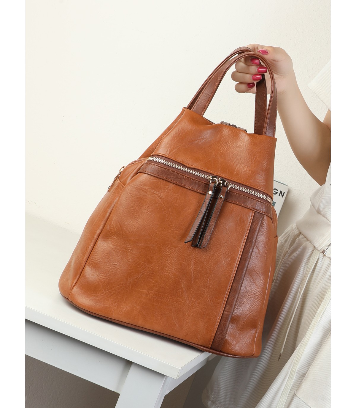 T11840 - Mochila con bolsillos delanteros y un bolsillo antirrobo